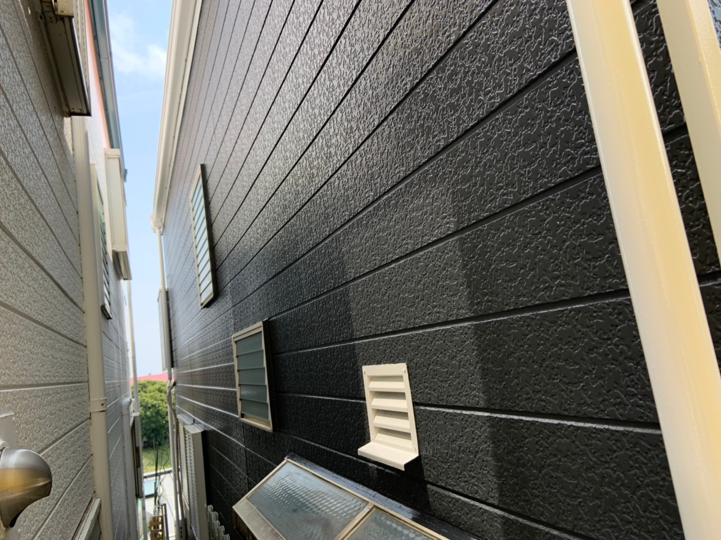 横浜市神奈川区にて屋根修理（棟改修）&屋根・外壁塗装工事　完工